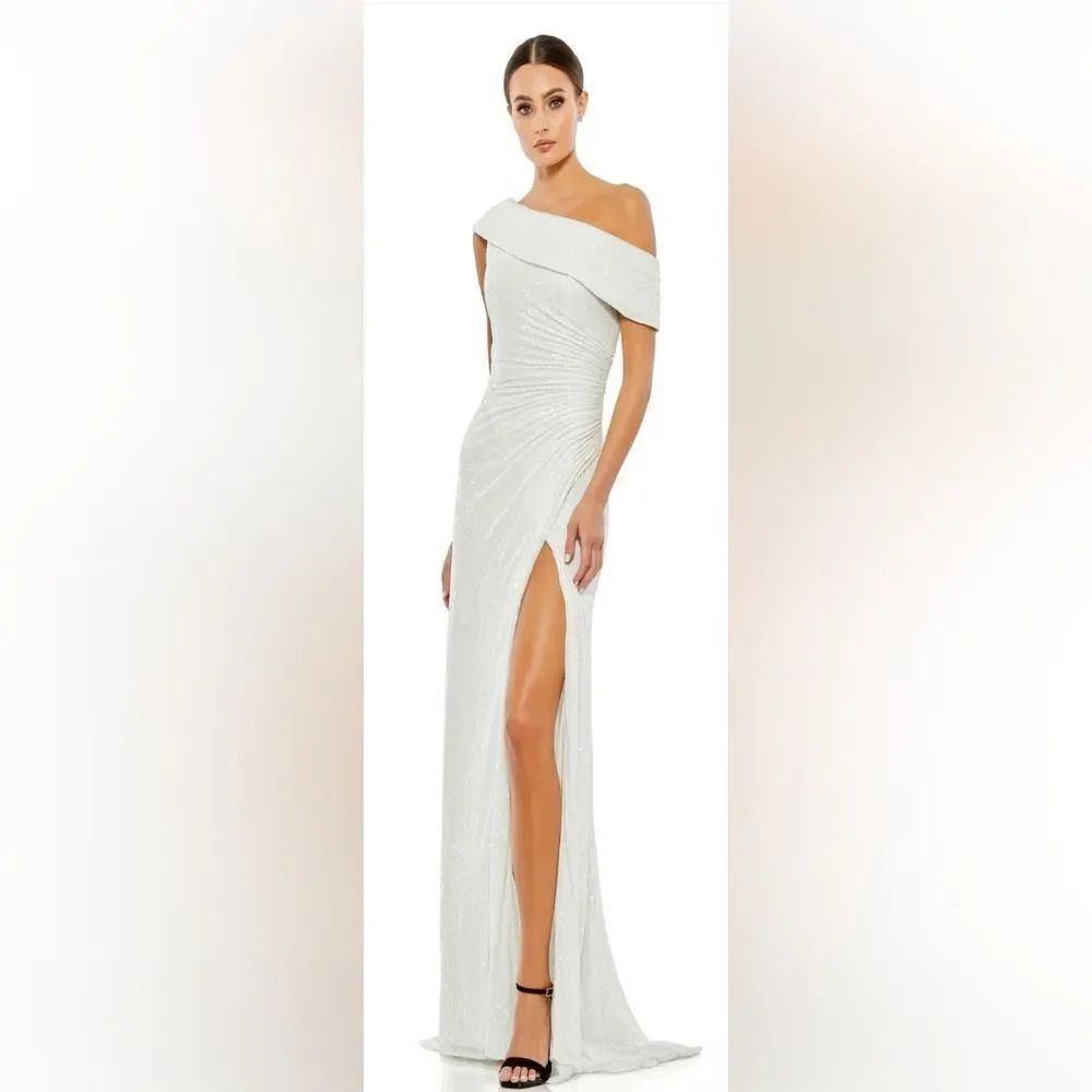 Mac Duggal 26550 Sequined Drop Shoulder Gown NWT Size 6 White